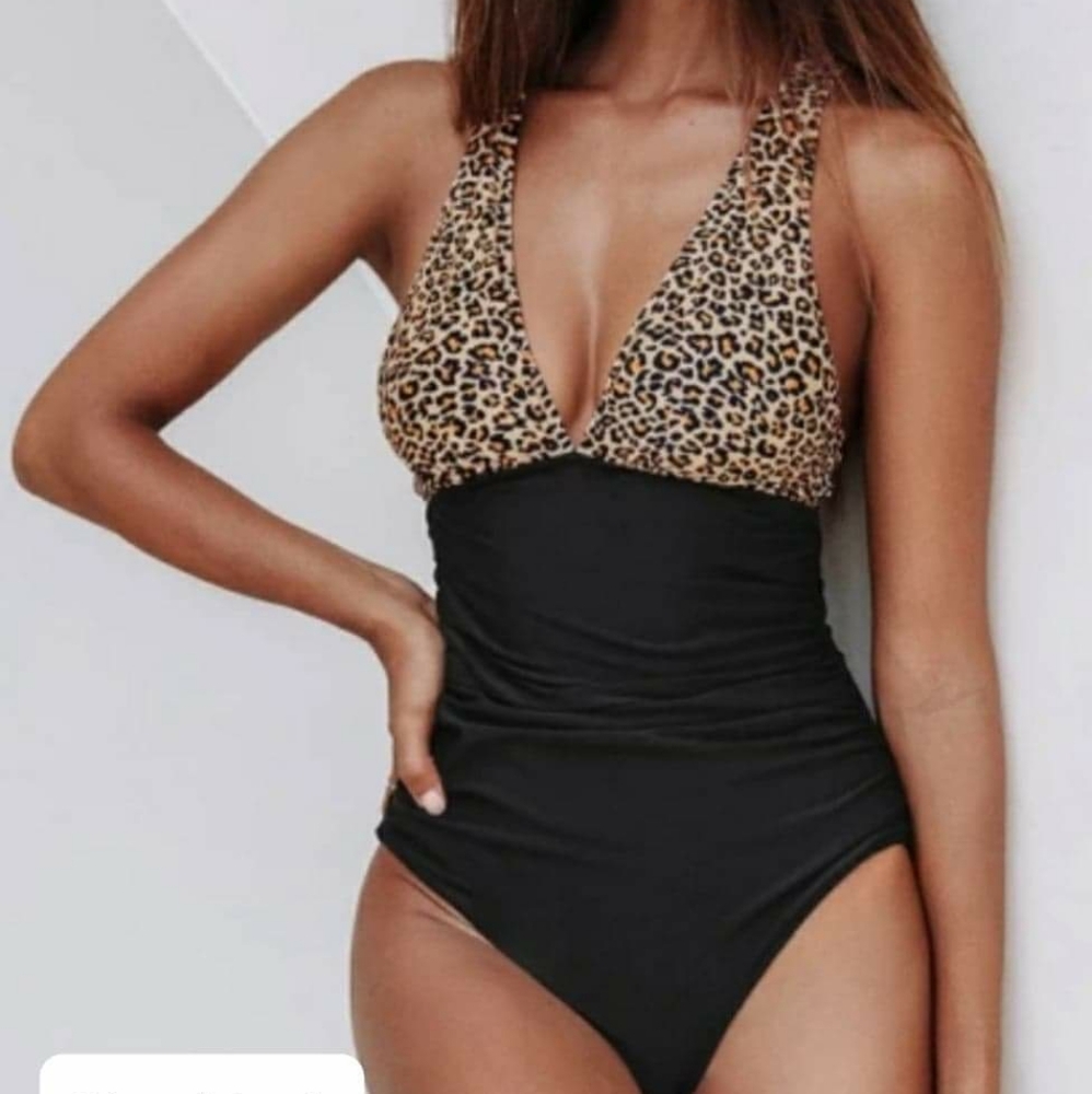 V-neck One-Piece Women Swimsuit Sexy Crisscross Back Monokini Beach Bathing Suit